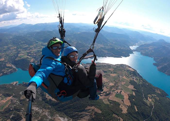 Vol en parapente, les Ailes du Lac à Saint Vincent les Forts