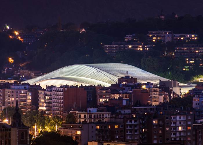 Les Guillemins la nuit