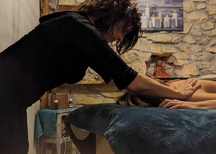 Massage réalisé par notre voisine Stéphanie