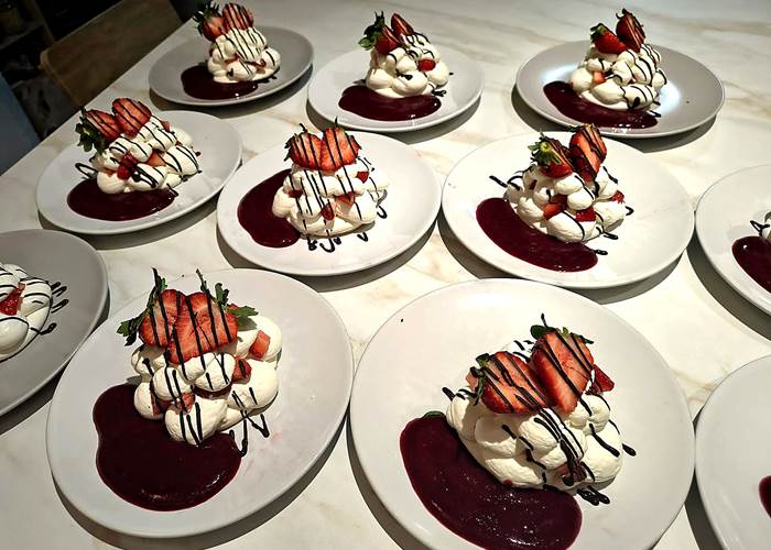 dessert-maison-fraises-table-hotes.jpg