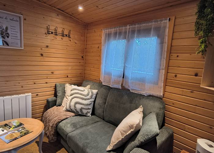 Roulotte romantique pour deux avec salon cosy près du Zoo de La Flèche