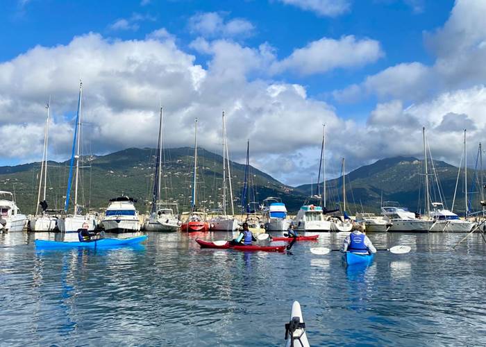 Abbartello kayak bien vieillir en Corse invechjà bè in Corsica