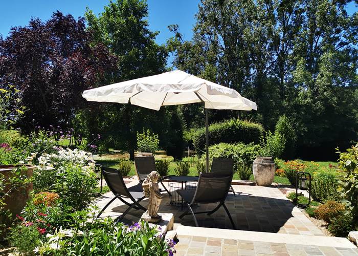 la-verrerie-d-ivoy-annexe-la-terrasse-