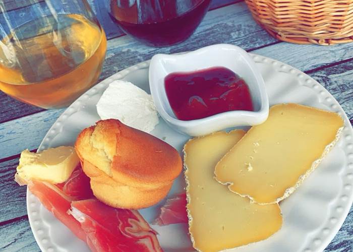 des petits-déjeuners locaux et fait maison