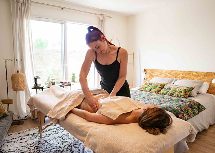 Profitez d'un massage dans votre chambre