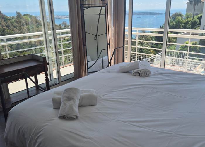 Chambre double  lumineuse villa Cannes