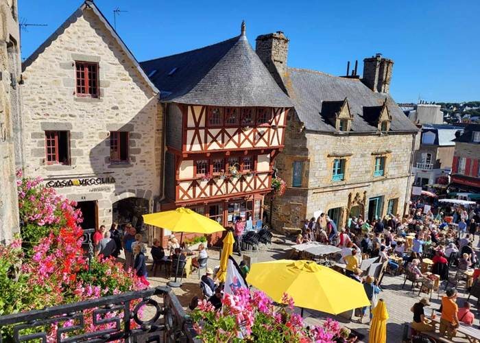 Le marché de Saint-Renan, ville médiévale animée et typique pour une expérience authentique au bout du Finistère