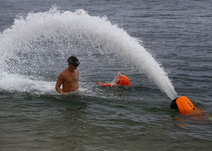 ECO GLISS JEU D'EAU JET SOUS MARIN A LA PLAGE AUX ISSAMBRES