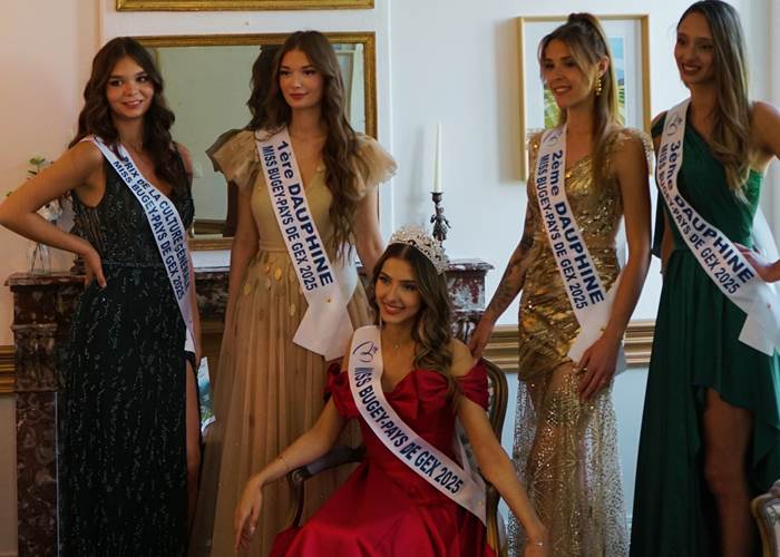 5 Miss dans le salon du Manoir du Colombier