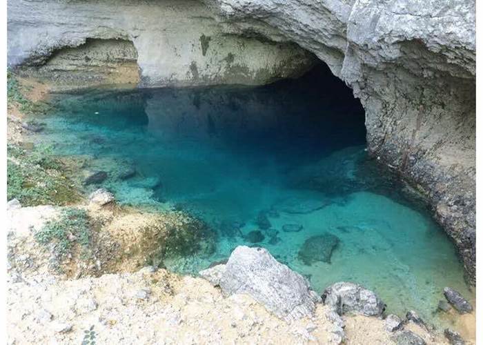le-gouffre-des-mysteres-a-fontaine-de-vaucluse-1601283807