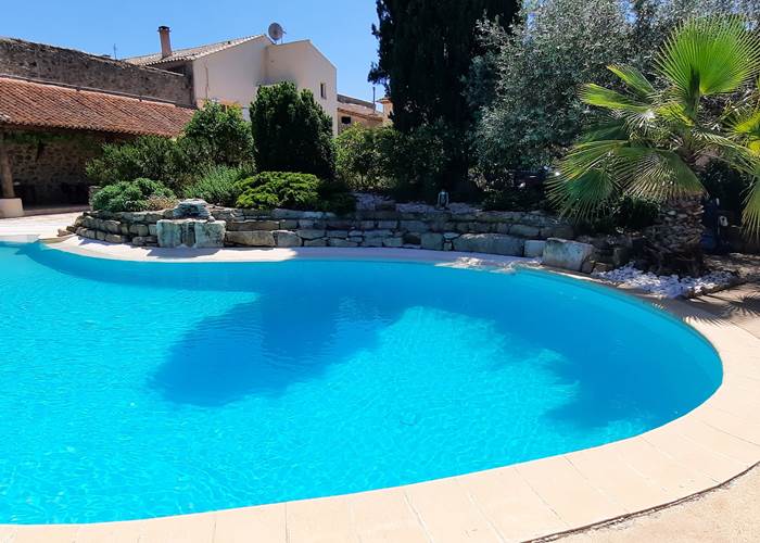 Le Coq du Nord-Mailhac  piscine partagée hôtes gîte et chambres d'hôtes