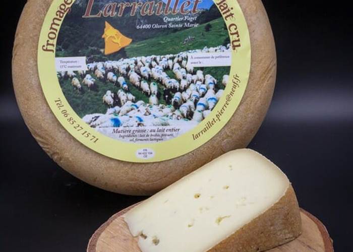 Le fameux fromage de brebis des Pyrénées, appellation Ossau-Iraty