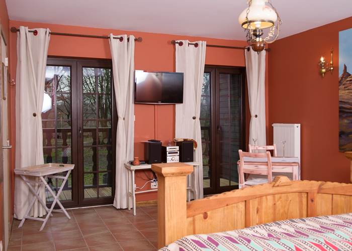 Western-City_Monument Valley