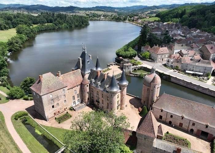 La ville de la Clayette