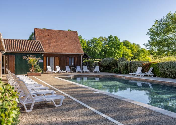 Piscine en Périgord pourpre