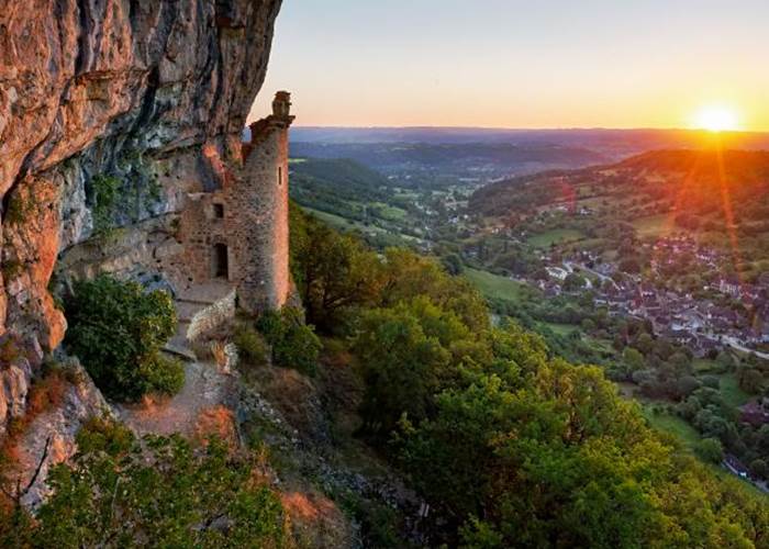 Vallée de la Dordogne, l'aube à Autoire
