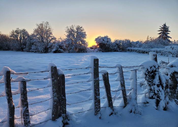 L'Enclos bleu sous la neige