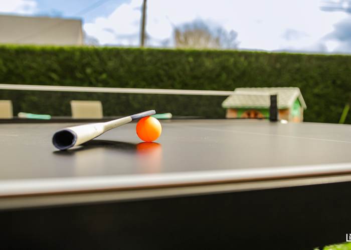 Une table de Ping Pong pour accompagner les nombreux jeux intérieurs et extérieurs