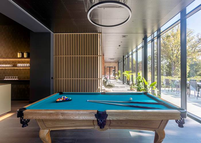 Pool table