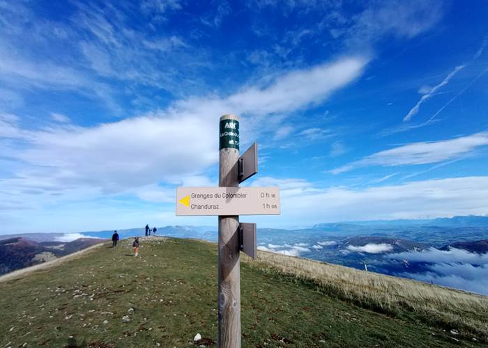 Randonnée au Gand Colombier à proximité du Manoir du Colombier. Une escapade à 1h de Genève et Annecy.