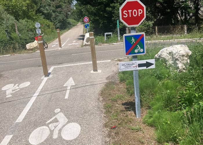 CHEMIN DIRECTION CAMPING