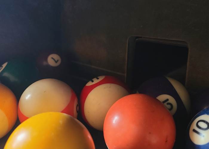 Boules de billard en attente de joueurs...-page