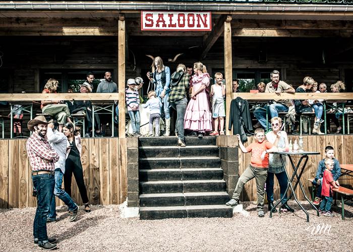 Spectacle western
