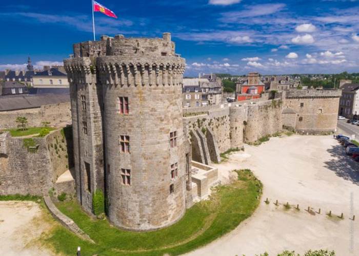 Château de Dinan et ses remparts