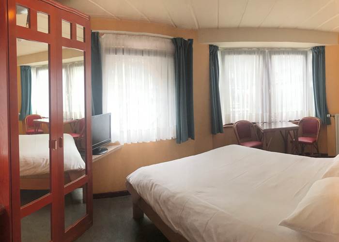 Vue panoramique de la chambre 11 Twin ou Double pour bien se rendre compte de sa description mais pas de sa dimension.  Ici la Chambre 11 en Double.