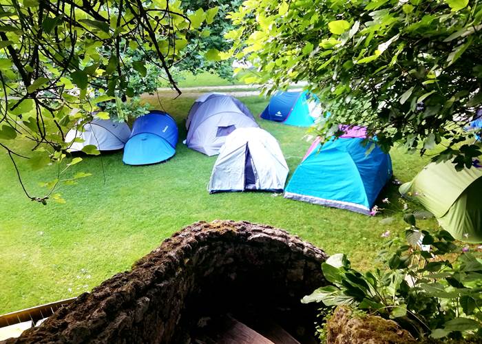 Petit campement entre amis