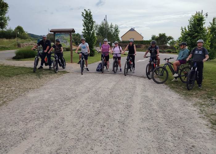 Un groupe prêt à partir