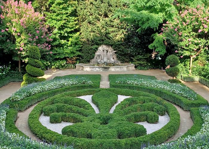 Hôtel de Caumont : Les jardins à la Française
