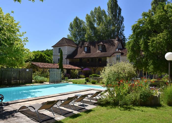 Piscine chauffée au Mas des Bories Dordogne