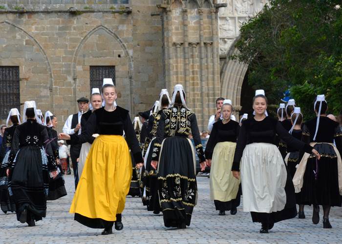 Fêtes folklorique de la St Samson , fin juillet