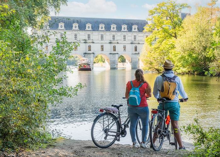 Cher à vélo