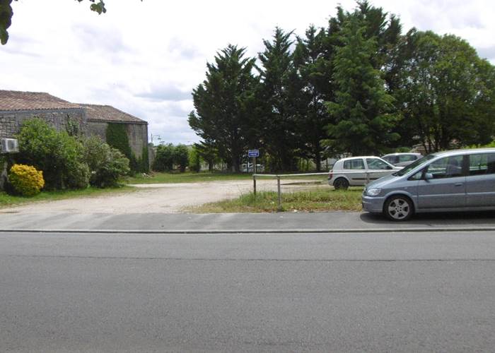 Votre parking privé en face de la résidence