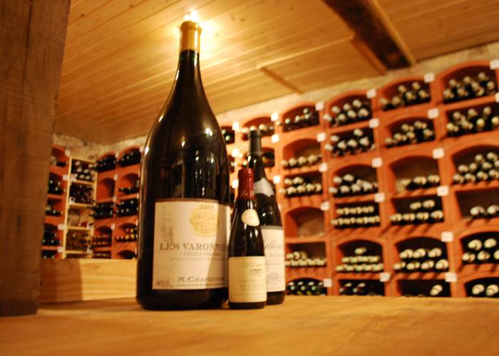 Glissez la main dans notre vasque mystère, quelle bouteille allez vous gagner ? Foire aux vins du Ranch des Lacs