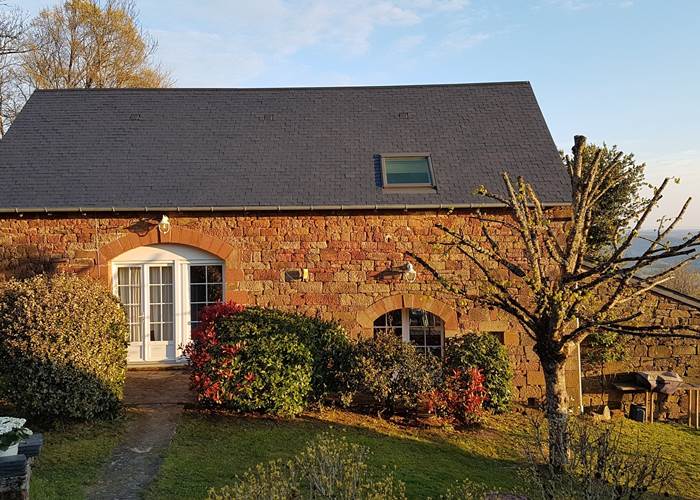 Arrière de la maison donnant sur le pressoir à noix