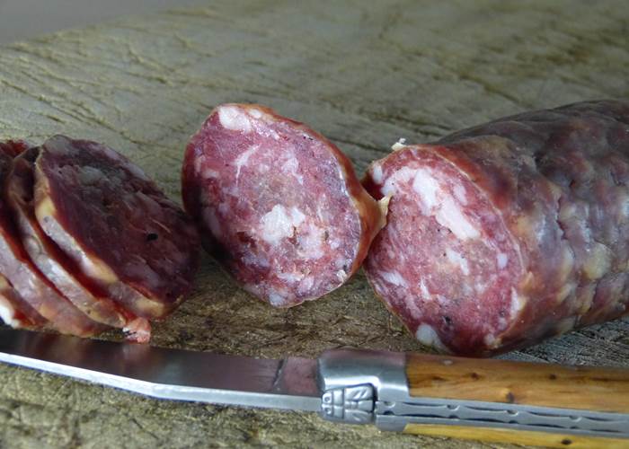 Saucisse sèche Porc Noir Gascon. Ingr : viande, sel, poivre