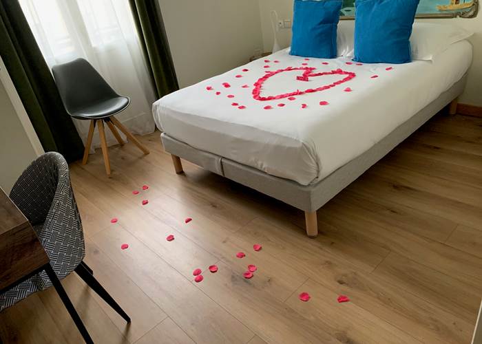 NUIT ROMANTIQUE EN CHAMBRE CONFORT