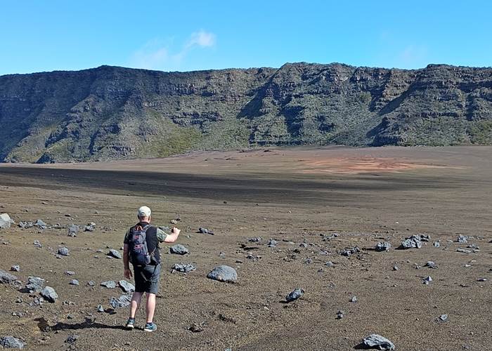 randonnee-a-la-plaine-des-sables-secteur-volcan-la-reunion.jpg
