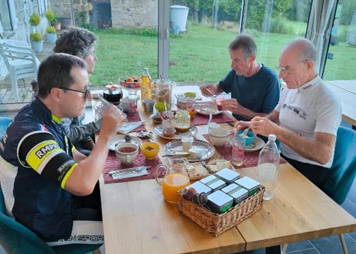 Petit-déjeuner de cyclistes
