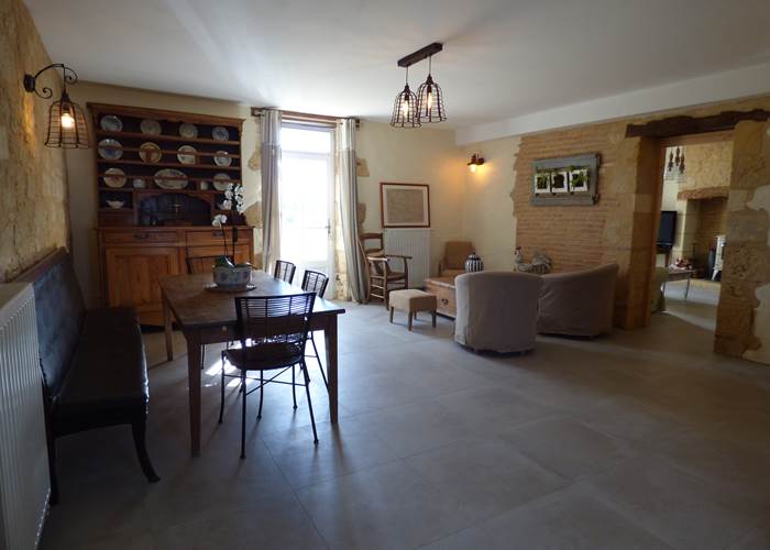 Salle à manger commune-page