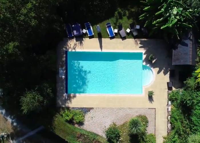 vue aérienne de la piscine