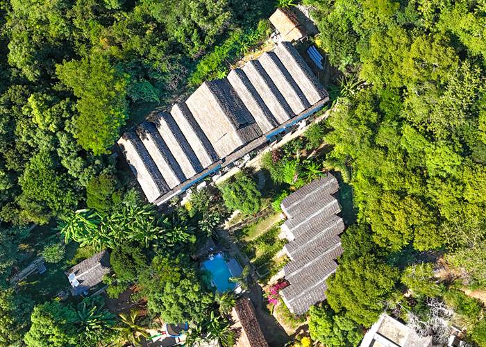 Le Rofia Lodge Ambatoloaka Nosy Be vue d'en haut - jardin piscine, bungalow