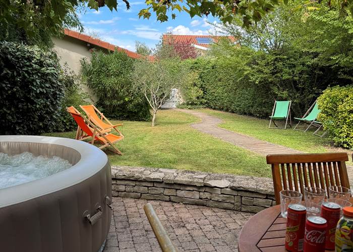 Sejour - Famille - Lyon - Jacuzzi - Vacances - Amis