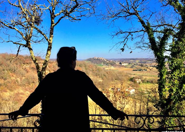 Lauzerte - Vue sur la bastide depuis la vallée de la Barguelonne