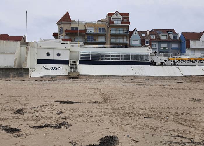 Le front de mer de Merlimont Plage et la brasserie "Sur Mer"