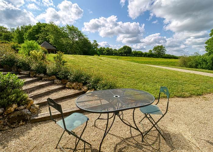 suite-de-l-atelier-avec-living-la-verrerie-d-ivoy