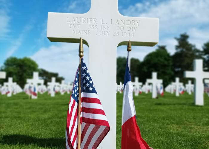 cimetière-américain-wn-62-omaha-beach-respect-histoire-mémoire-visitor-center-repose-en-paix-normandie-colleville-sur-mer